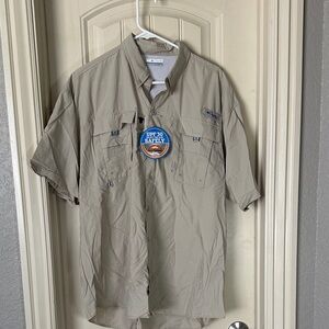 Columbia Khaki Short Sleeve Outdoor Shirt